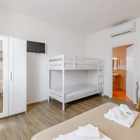 Isa Oda ve Kahvaltı