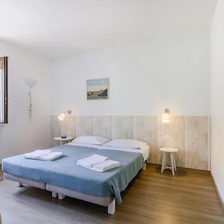 Oda ve Kahvaltı Isa