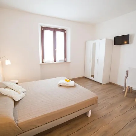 Oda ve Kahvaltı Isa Loreto